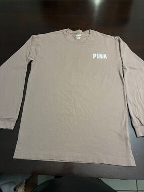 PINK Victoria's Secret Long Sleeve Crewneck Tee in Taupe